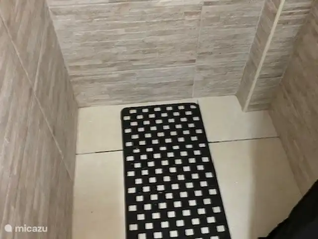 Location de Vacances Suriname, Paramaribo, Paramaribo, maison de vacances - Mendes House Appartement au rez-de-chaussée Salle de séchage de la douche en 2024