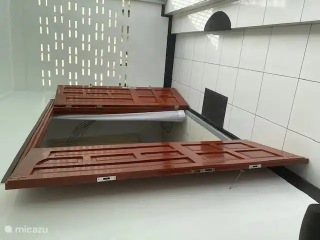 Entrance at the front 