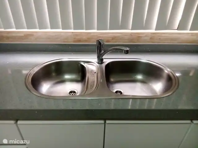 Location de Vacances Suriname, Paramaribo, Paramaribo, maison de vacances - Mendes House Appartement au rez-de-chaussée Double évier et eau chaude