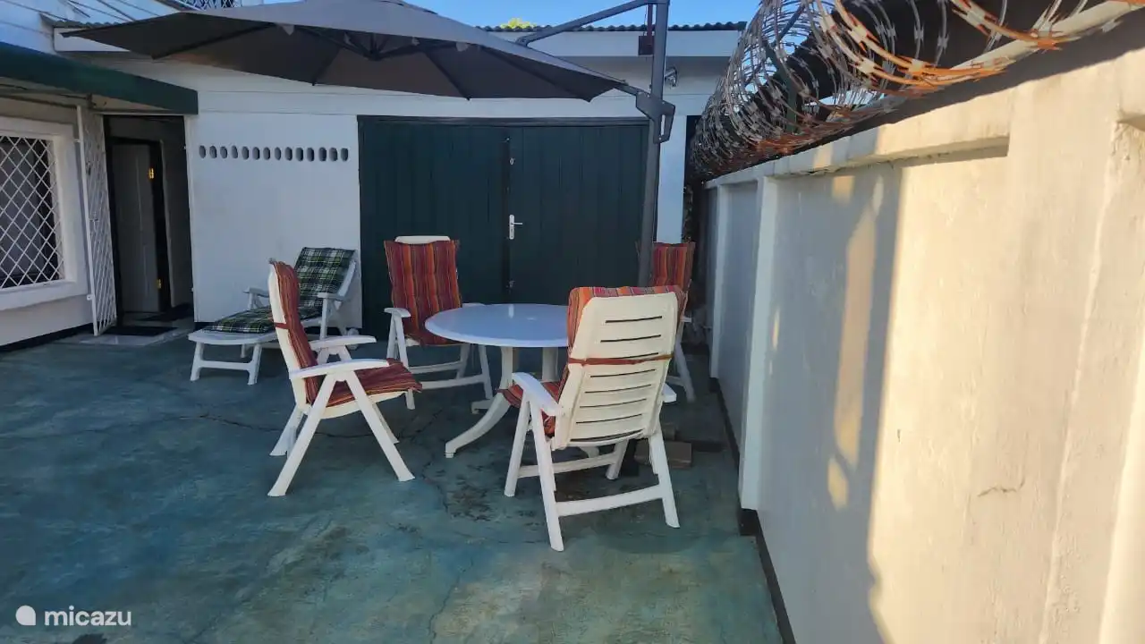 Terrace for tenants of the ground floor apartment