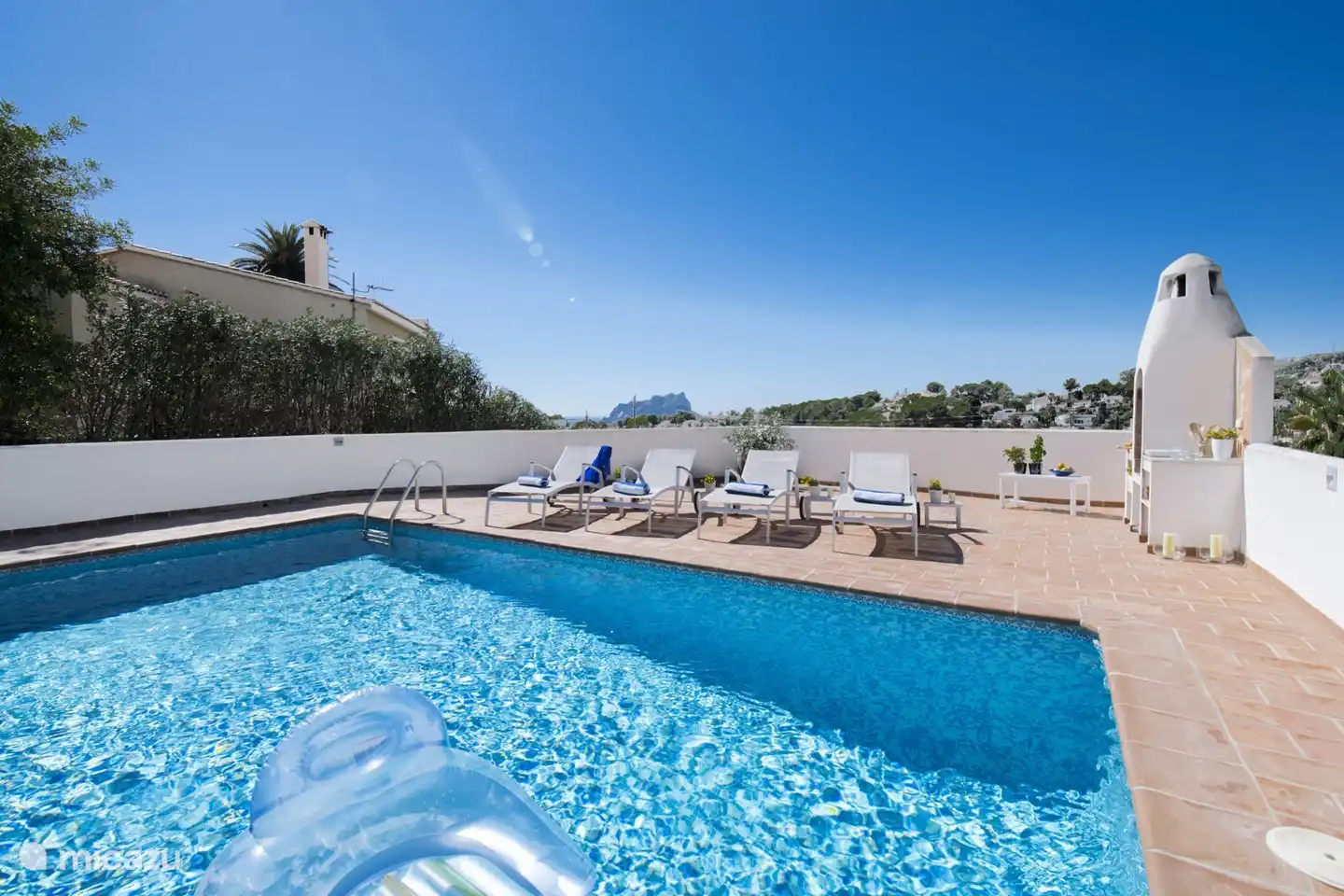 Villa moderne avec vue mer, proche de plusieurs plages.