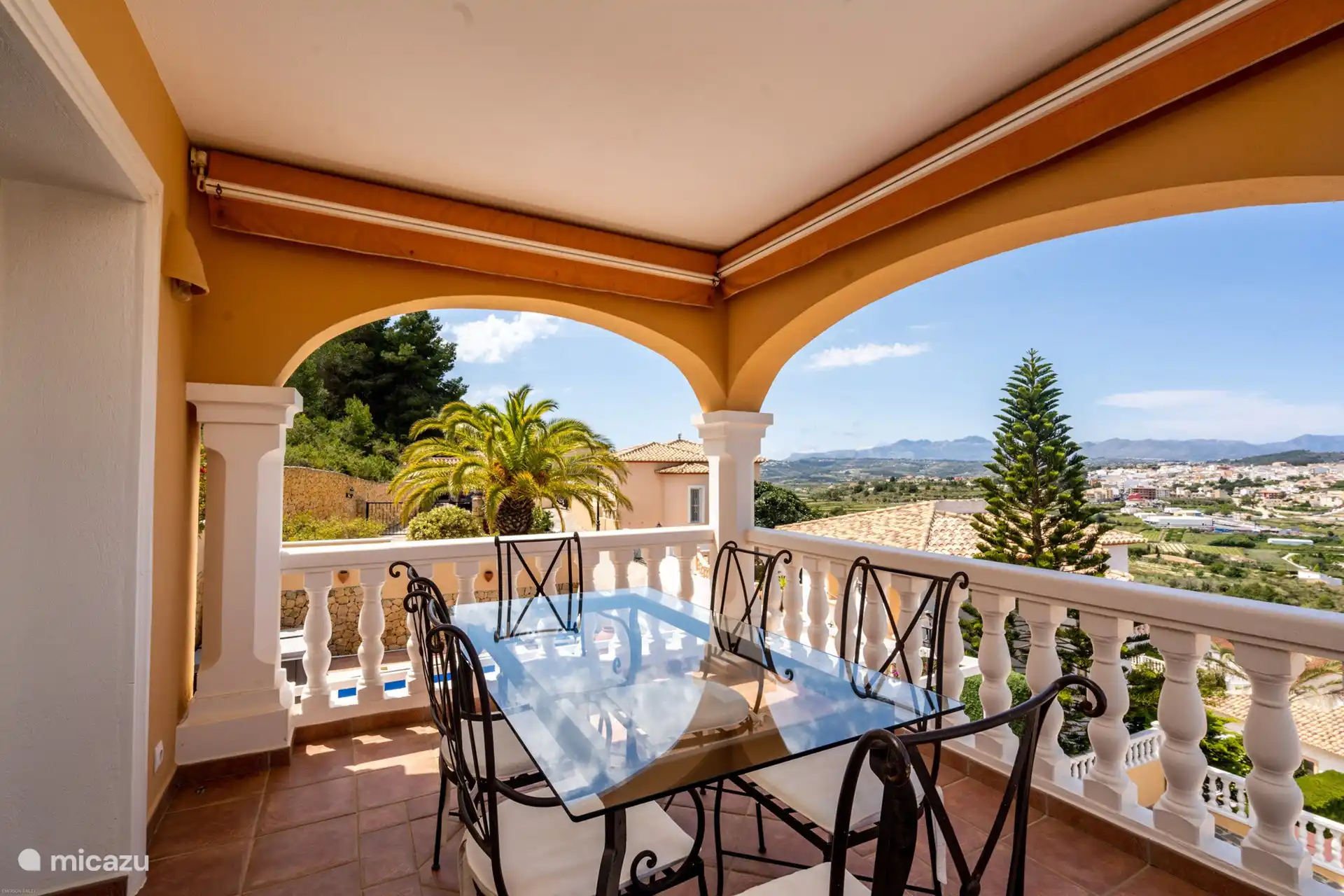 Wachen Sie mit einem hausgemachten Frühstück und dieser Aussicht auf ...