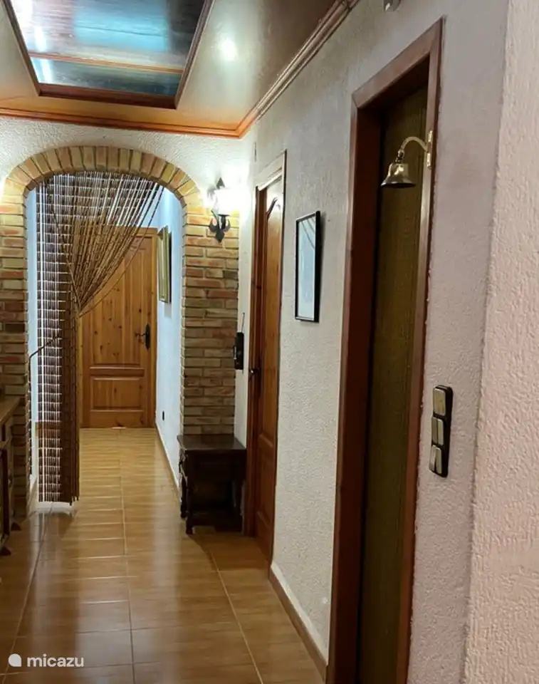 Korridor zu den Schlafzimmern/Bädern