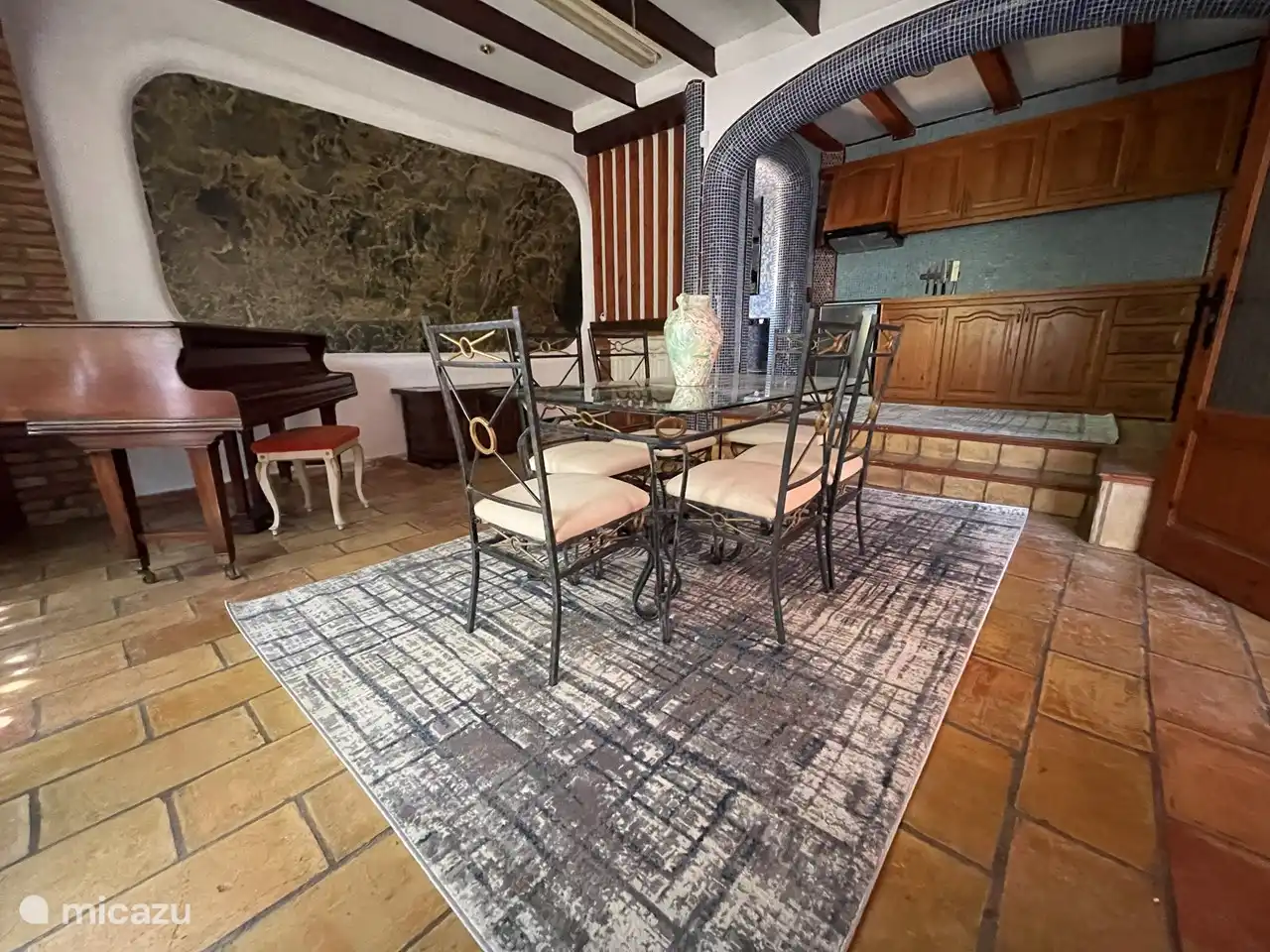 Gut ausgestattete Küchenzeile