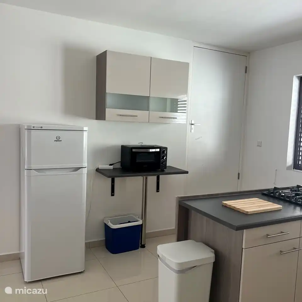 Una nevera portátil para un día de playa