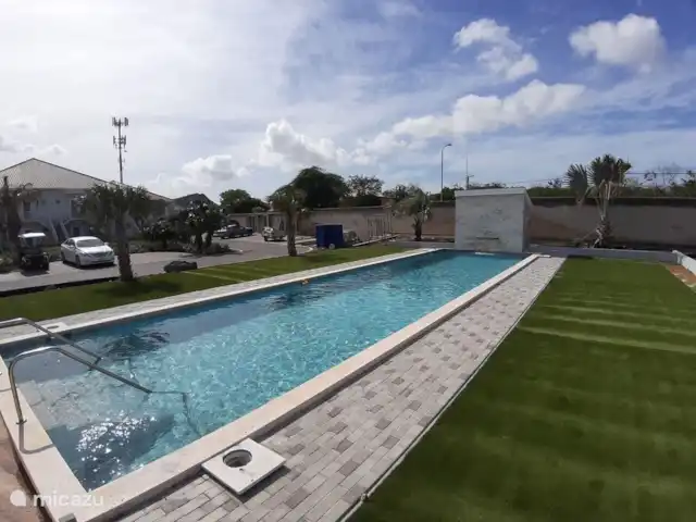 Location de Vacances Curaçao, Curaçao-Centre, Blue Bay, appartement - Casa Rosa Curaçao La piscine sur place est uniquement accessible aux résidents du complexe Blije Rust. Chaises longues disponibles
