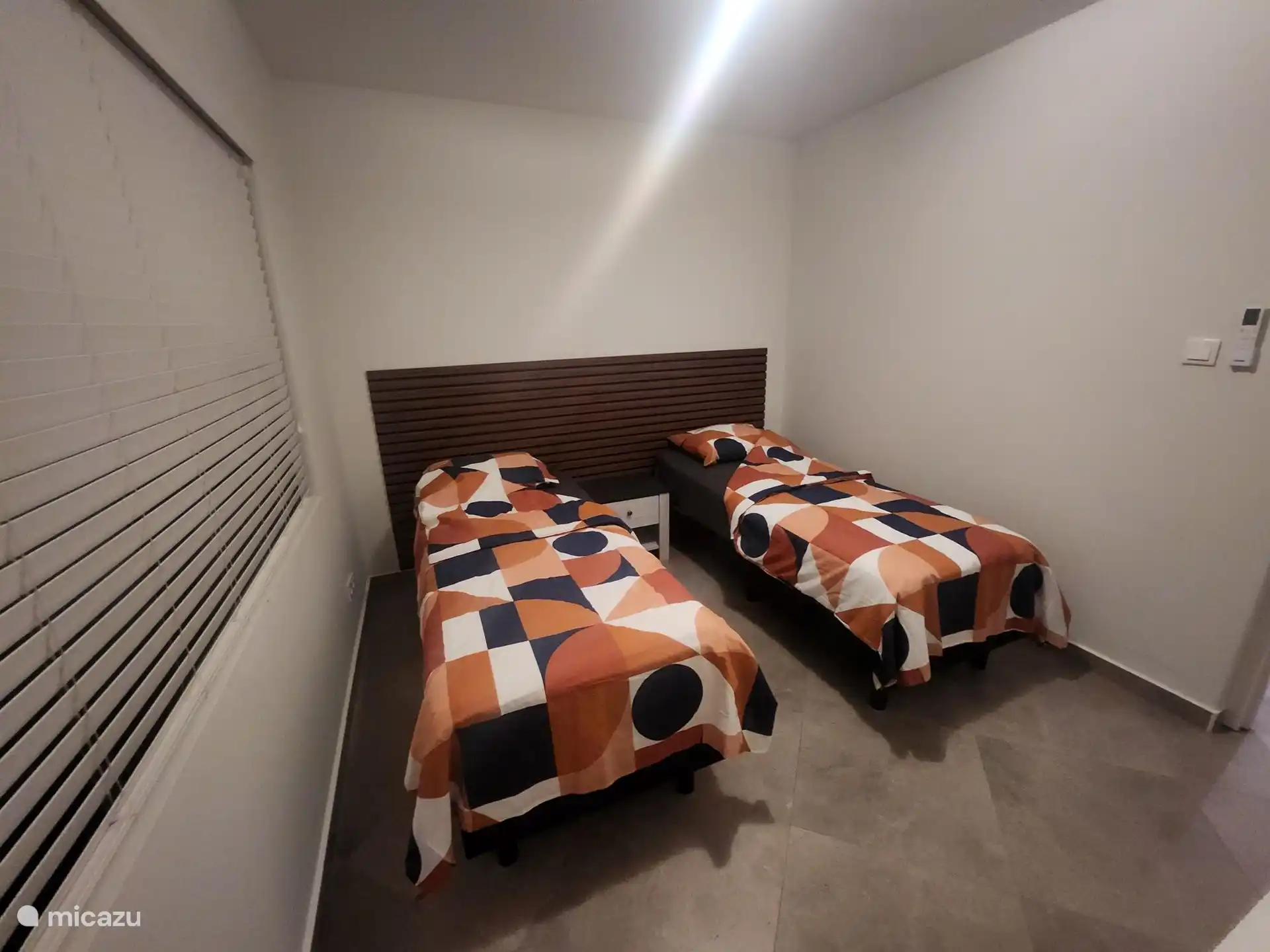 Schlafzimmer 2 mit zwei Einzelbetten 