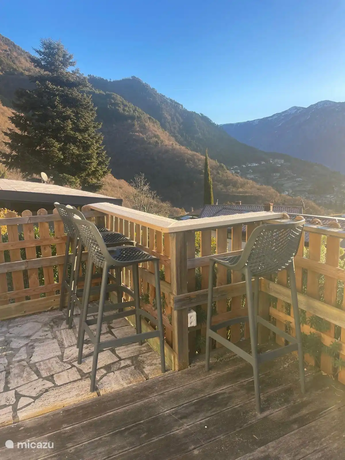 bartafel met barstoelen