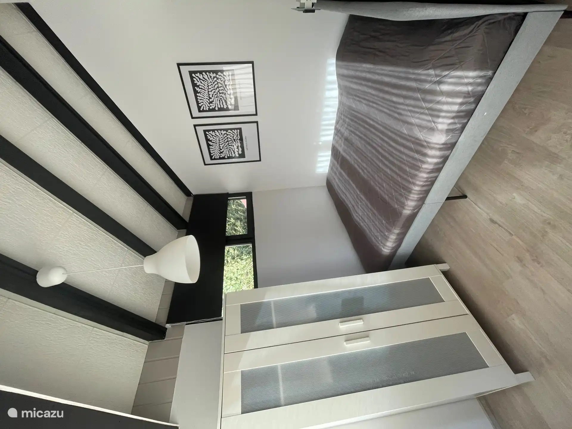 dormitorio 1;
 Cama doble 160x200
 Edredón nórdico 2 x 1 pers
 2 almohadas 