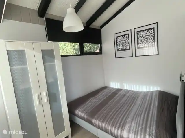 Casa Lago di Garda  | Italie, Lac de Garde, Tignale - bungalow chambre 1 ;
 Lit double 160x200
 Couette 2 x 1 pers
 2 oreillers