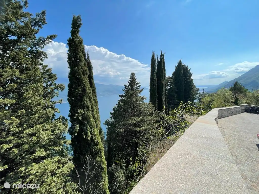 Vista de los alrededores del lago de Garda 