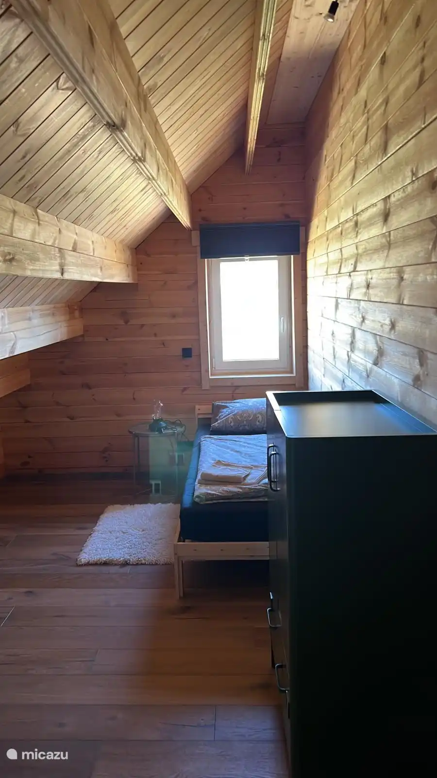 Blaues Haus mit Schlafzimmer in Wagenhausen, Eifel, Deutschland