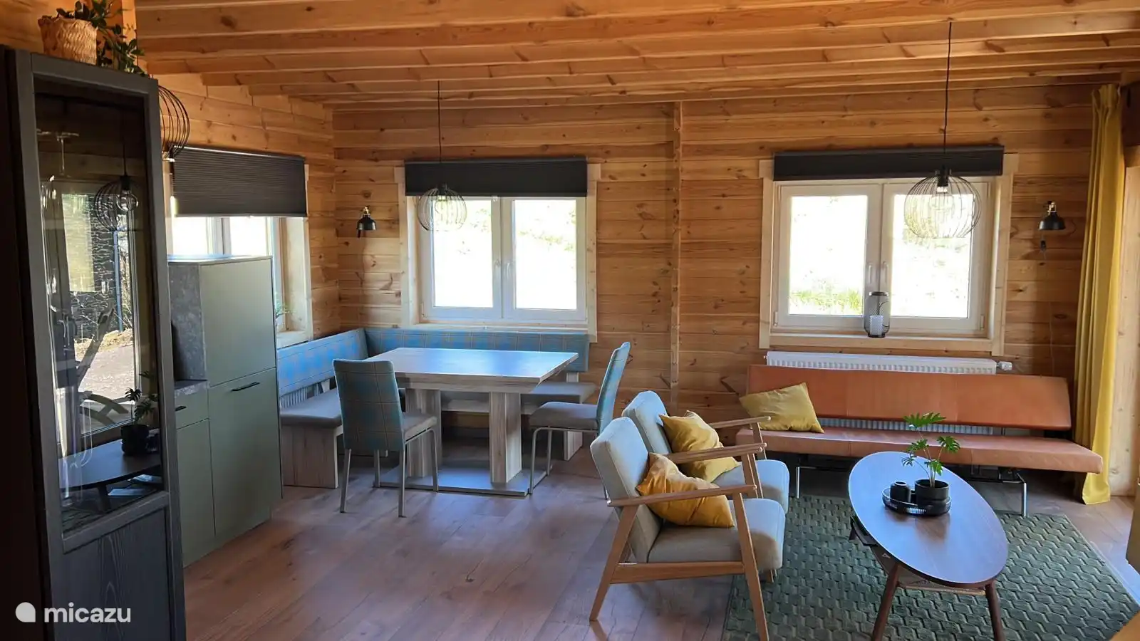 Sitzecke blaues Haus in Wagenhausen, Eifel, Deutschland