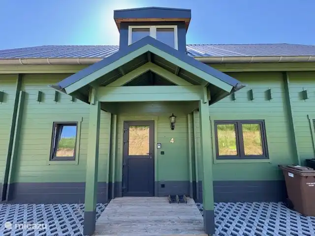 Rückseite des Green House in Wagenhause, Eifel, Deutschland