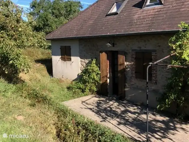 Location de Vacances France, Nièvre, Luzy, manoir / château - Les Champs Bézin