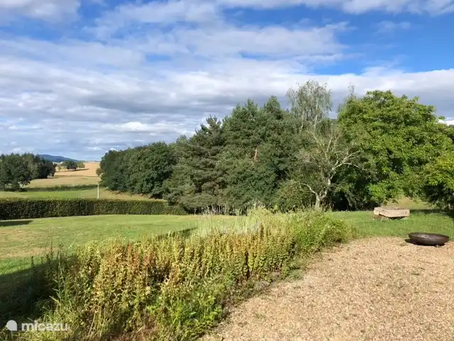 Location de Vacances France, Nièvre, Luzy, manoir / château - Les Champs Bézin