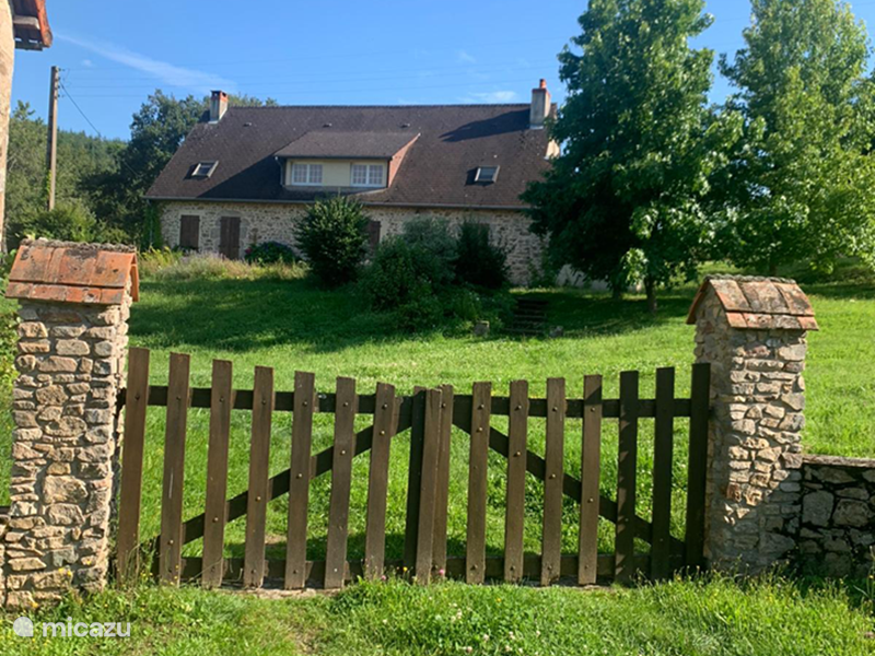 Casa vacacional Francia, Nièvre, Luzy Casa de campo/castillo Les Champs Bezin