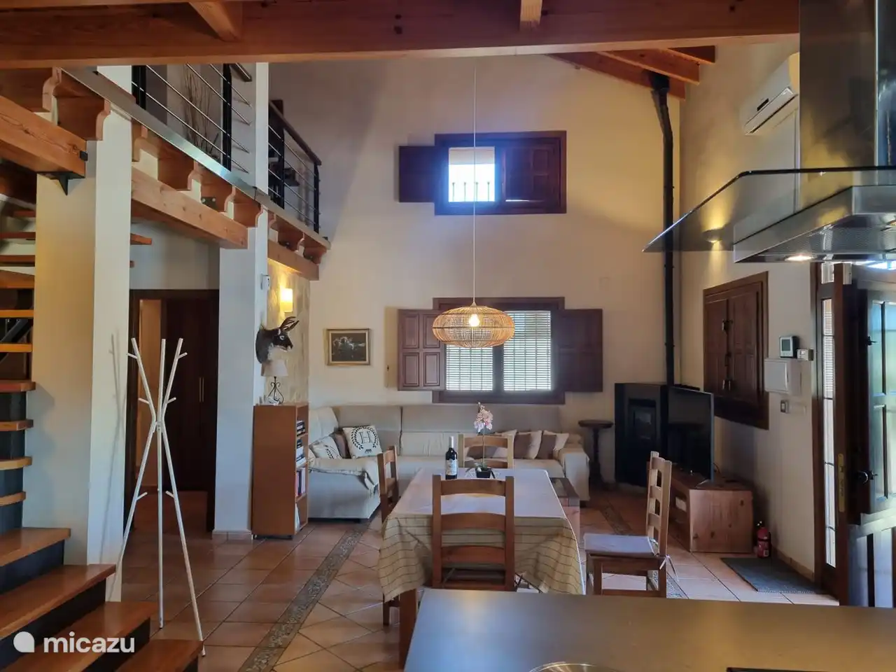 Das schöne und sehr gemütliche Wohn- / Wohnzimmer