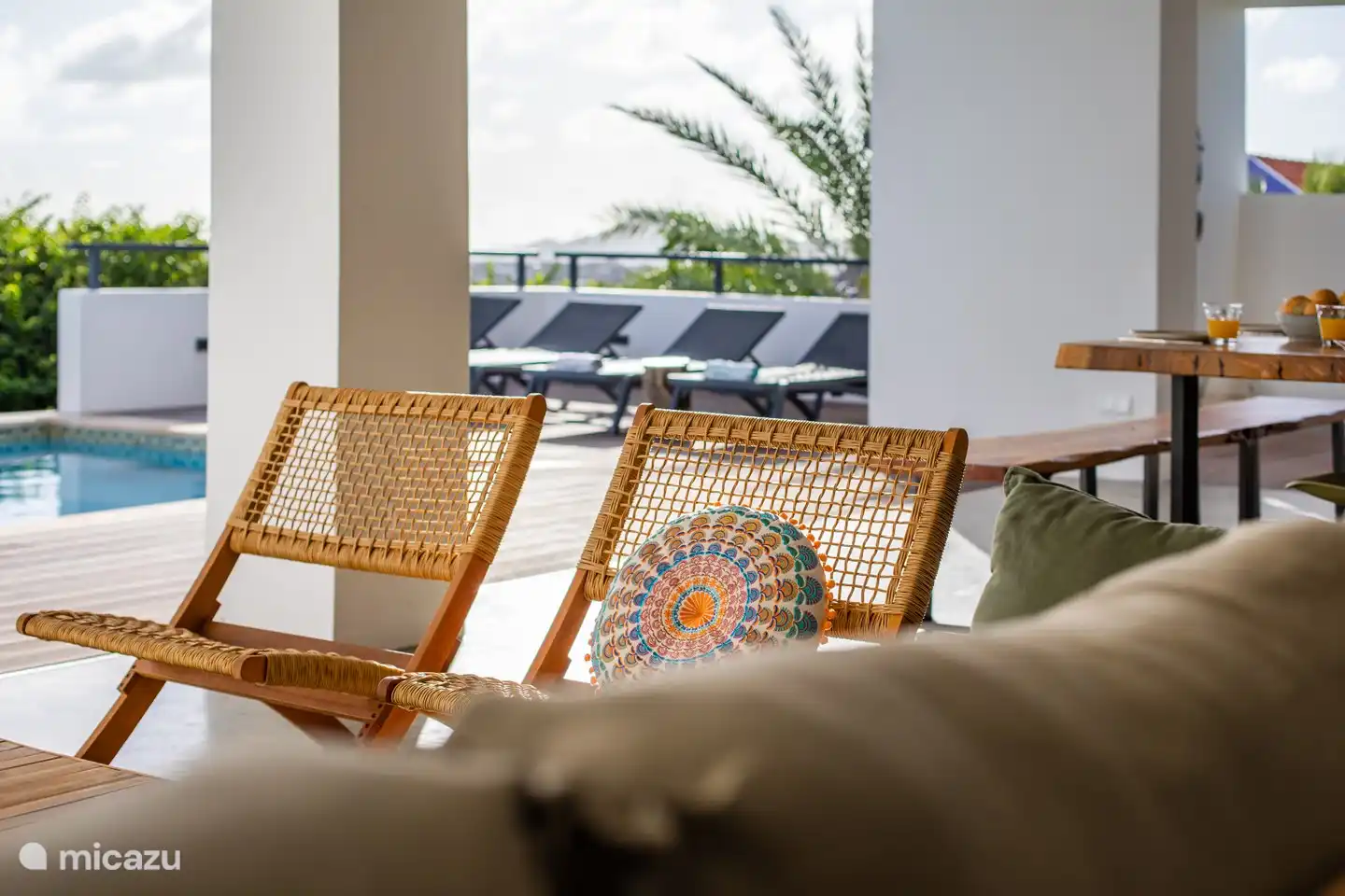 Stühle mit Lounge-Set