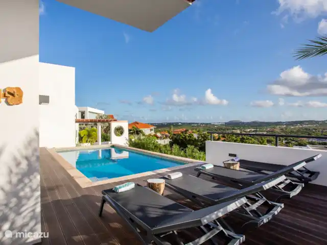 Villa de luxe, cuisine extérieure et piscine | Curaçao, Curaçao-Centre, Bottelier - villa transats