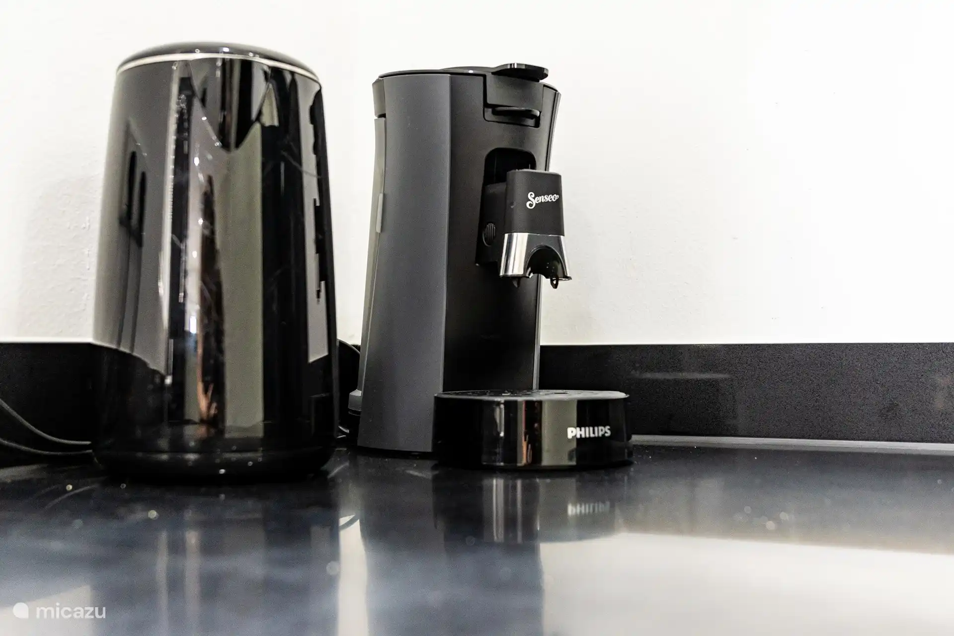 Wasserkocher und Kaffeemaschine