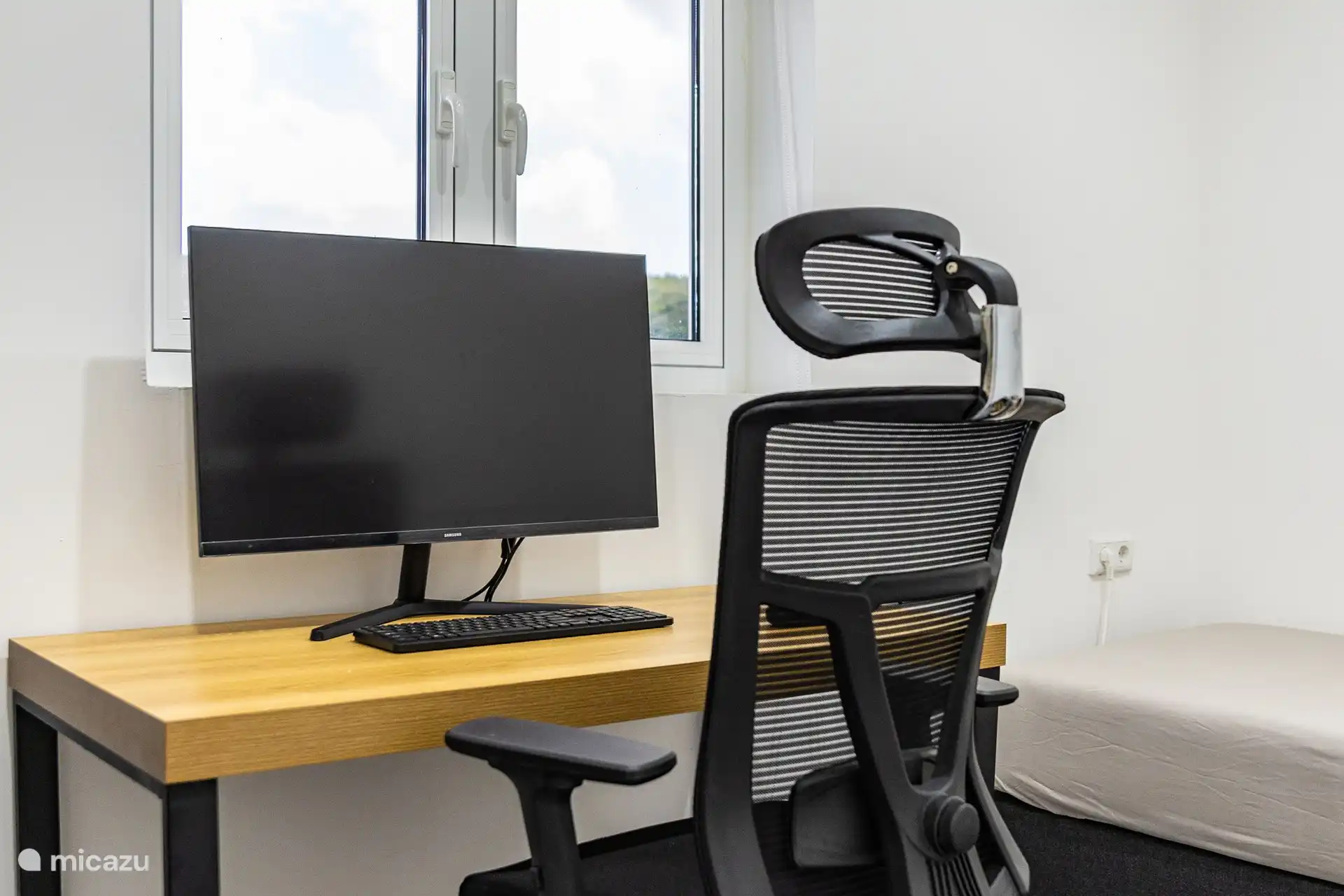 Schreibtisch in Schlafzimmer 3