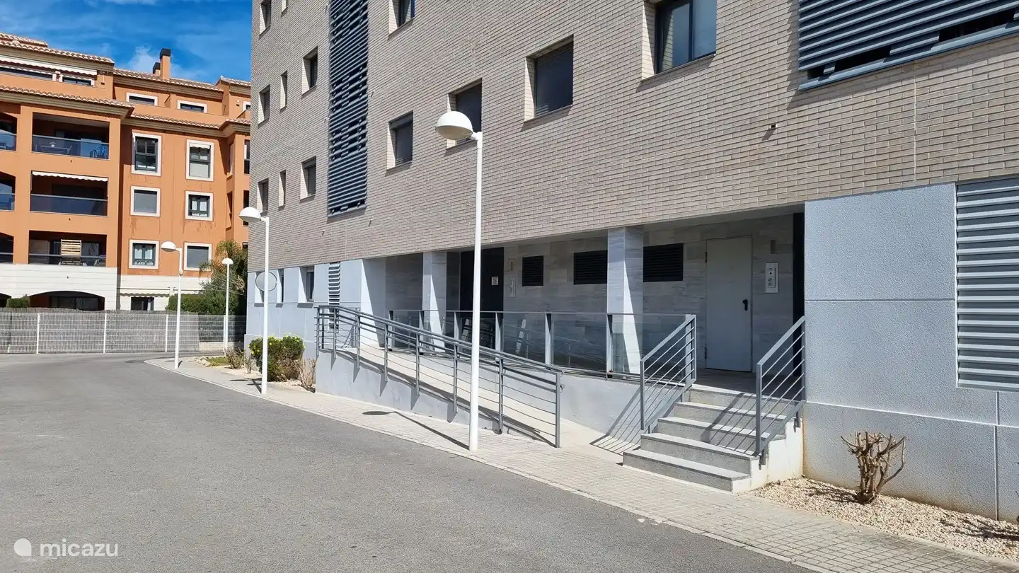 Entrance accessible with pram or wheelchair