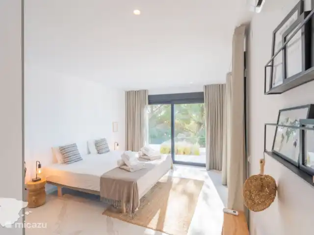 Casa Monte Verde | Espagne, Costa Blanca, Benissa - villa Chambre 1 avec salle de bain ensuite et accès au jardin