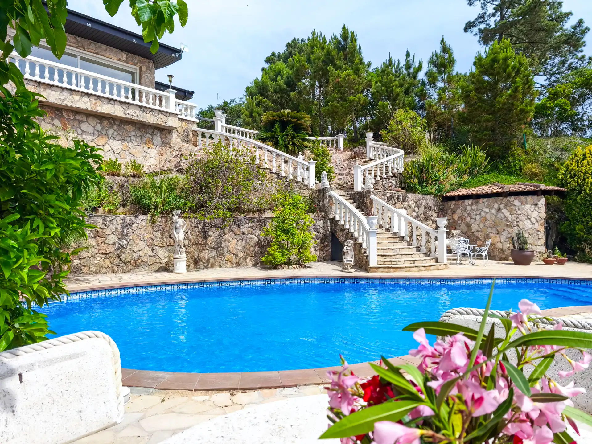 Über diese Treppe erreicht man die eigenständige Wohnung