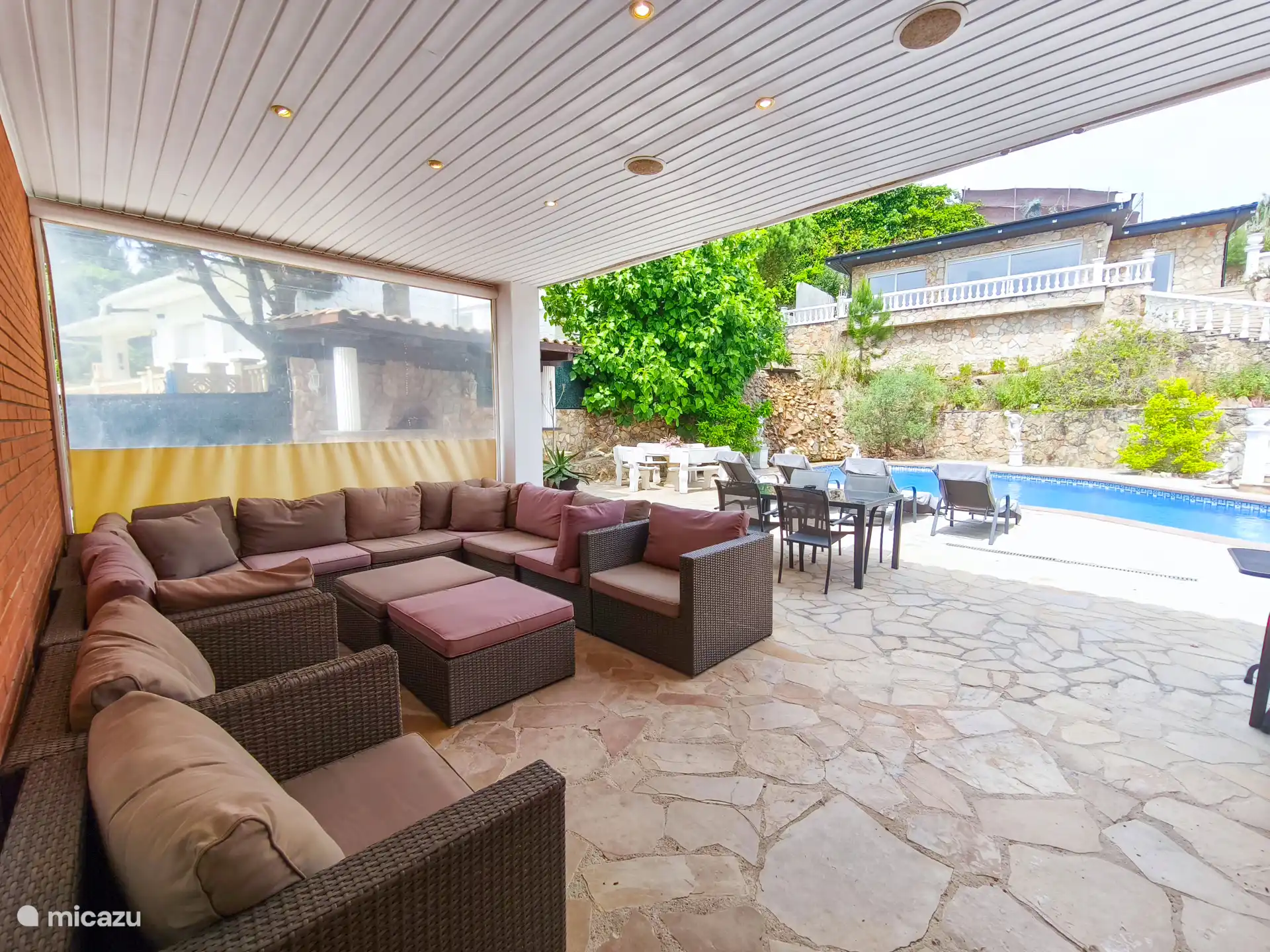 Terrasse mit entspannender Lounge