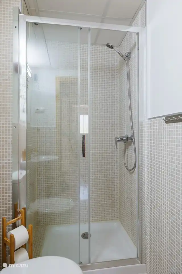 Separates Badezimmer 2