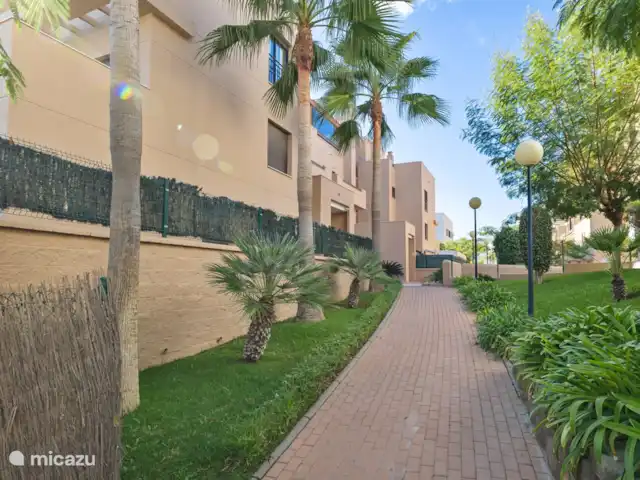 Location de Vacances Espagne, Costa del Sol, La Cala de Mijas, appartement - Casa TaJo Beaux jardins botaniques situés entre les complexes d'appartements.