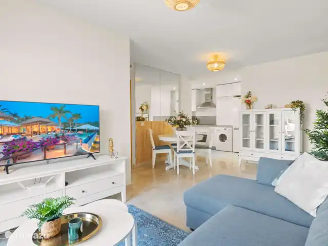 Location de Vacances Espagne, Costa del Sol, La Cala de Mijas, appartement - Casa TaJo Séjour avec vue sur cuisine.