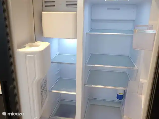 Mileo Apartamento Jan Thiel Curazao en Curazao, Banda Arriba (este), Jan Thiel - apartamento Nevera interior con cubitos de hielo