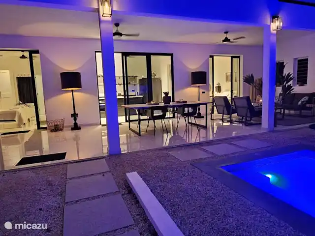 Mileo Apartamento Jan Thiel Curazao en Curazao, Banda Arriba (este), Jan Thiel - apartamento Noche en el porche