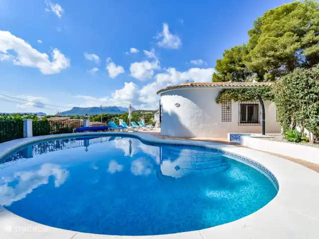 Casa La Colina en España, Costa Blanca, Benissa - villa Piscina con vista a cerros y montañas
