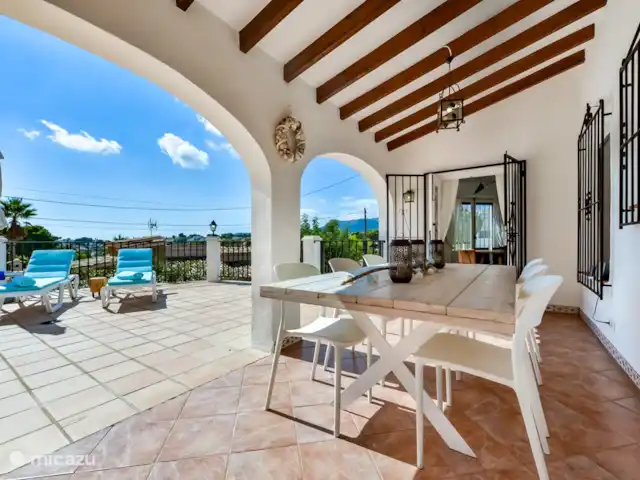 Casa La Colina en España, Costa Blanca, Benissa - villa Terraza cubierta y terraza en la piscina