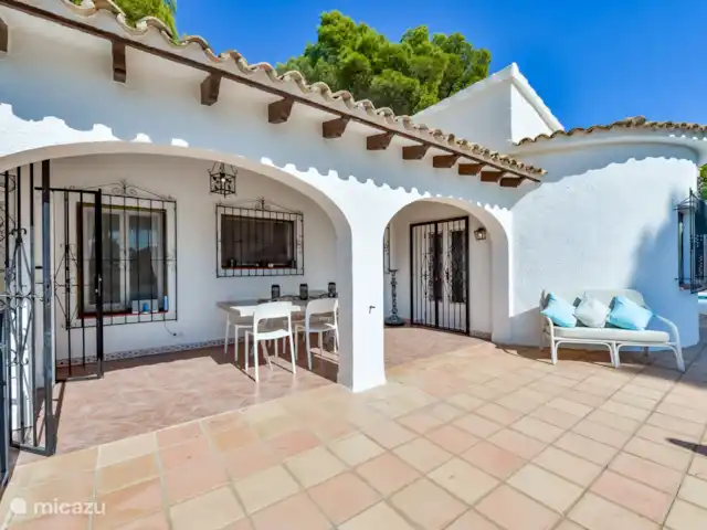 Casa La Colina en España, Costa Blanca, Benissa - villa Terraza cubierta y terraza en la piscina