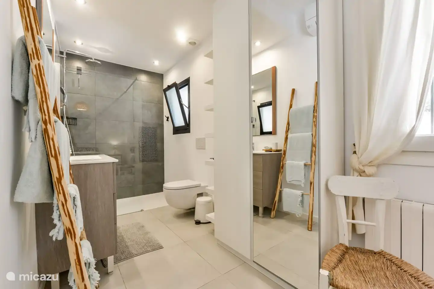 Habitación de invitados con baño en suite