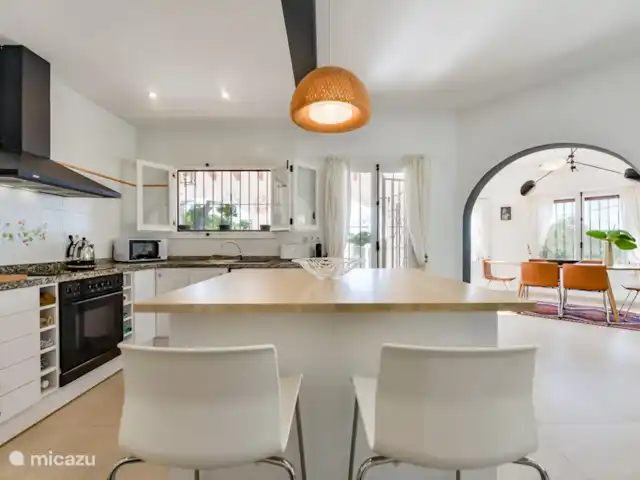 Casa La Colina en España, Costa Blanca, Benissa - villa Cocina con isla de cocina