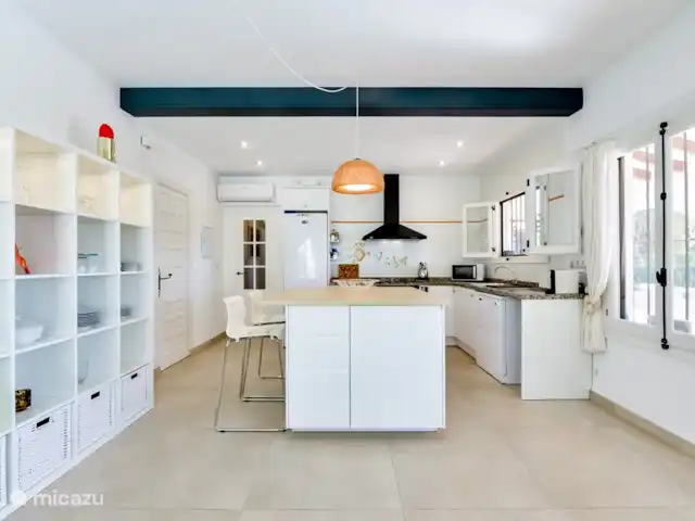 Casa La Colina en España, Costa Blanca, Benissa - villa Cocina con isla de cocina