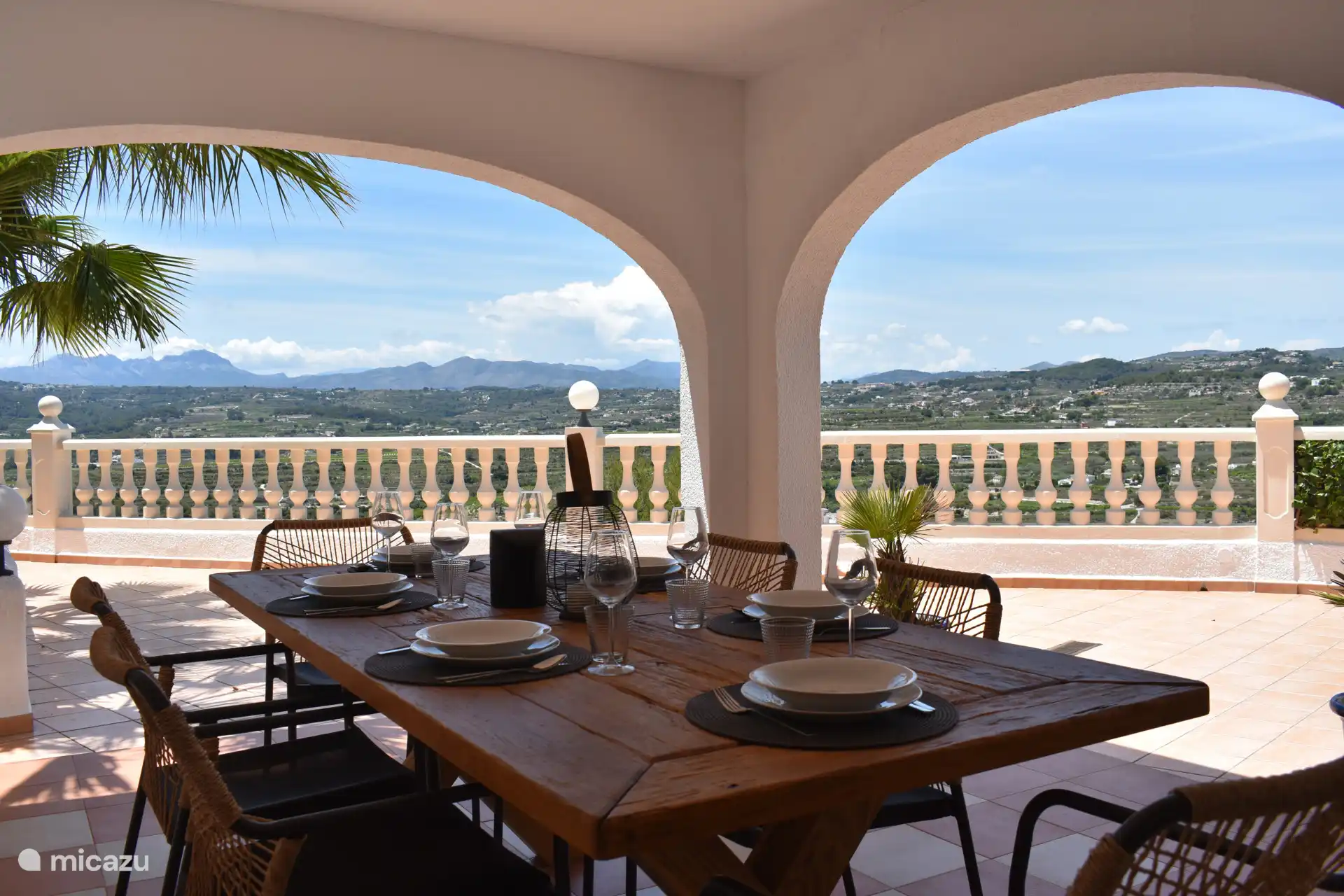 Belle terrasse pour les longues soirées d’été.