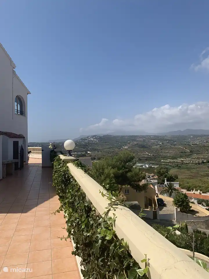 Blick über die grüne Umgebung.