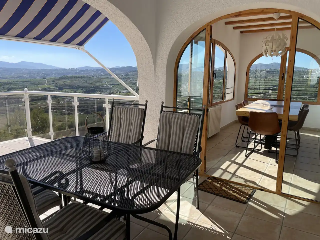 Schönes Essen im Freien.