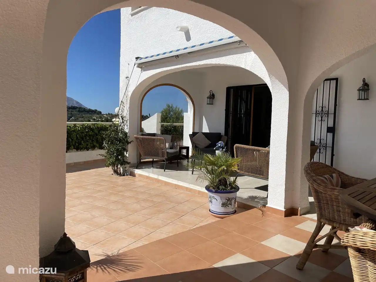 sehr bequemes Lounge-Set.