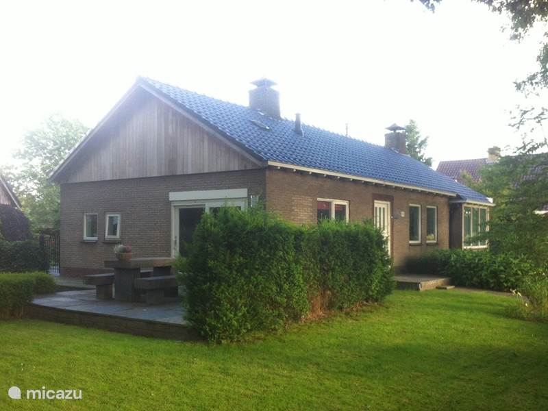 Vakantiehuis Nederland, Drenthe, Zeijen Bungalow Vrijstaande bungalow met grote tuin