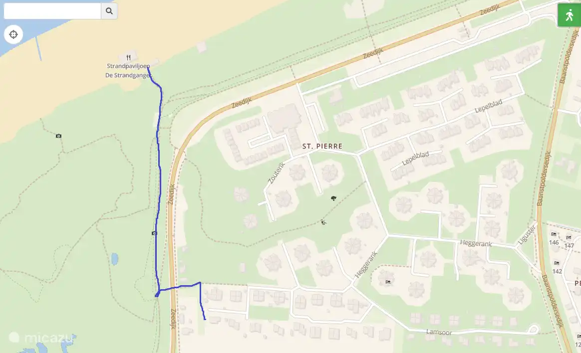 De route in het blauw is de looproute (voetpad) vanaf de woning Heggerank 21 naar de duinovergang. Bij de duinovergang is Strandpaviljoen &#39;Woest 17&#39; te vinden. Tot en met januari 2023 heette dit strandpaviljoen De Strandganger. 