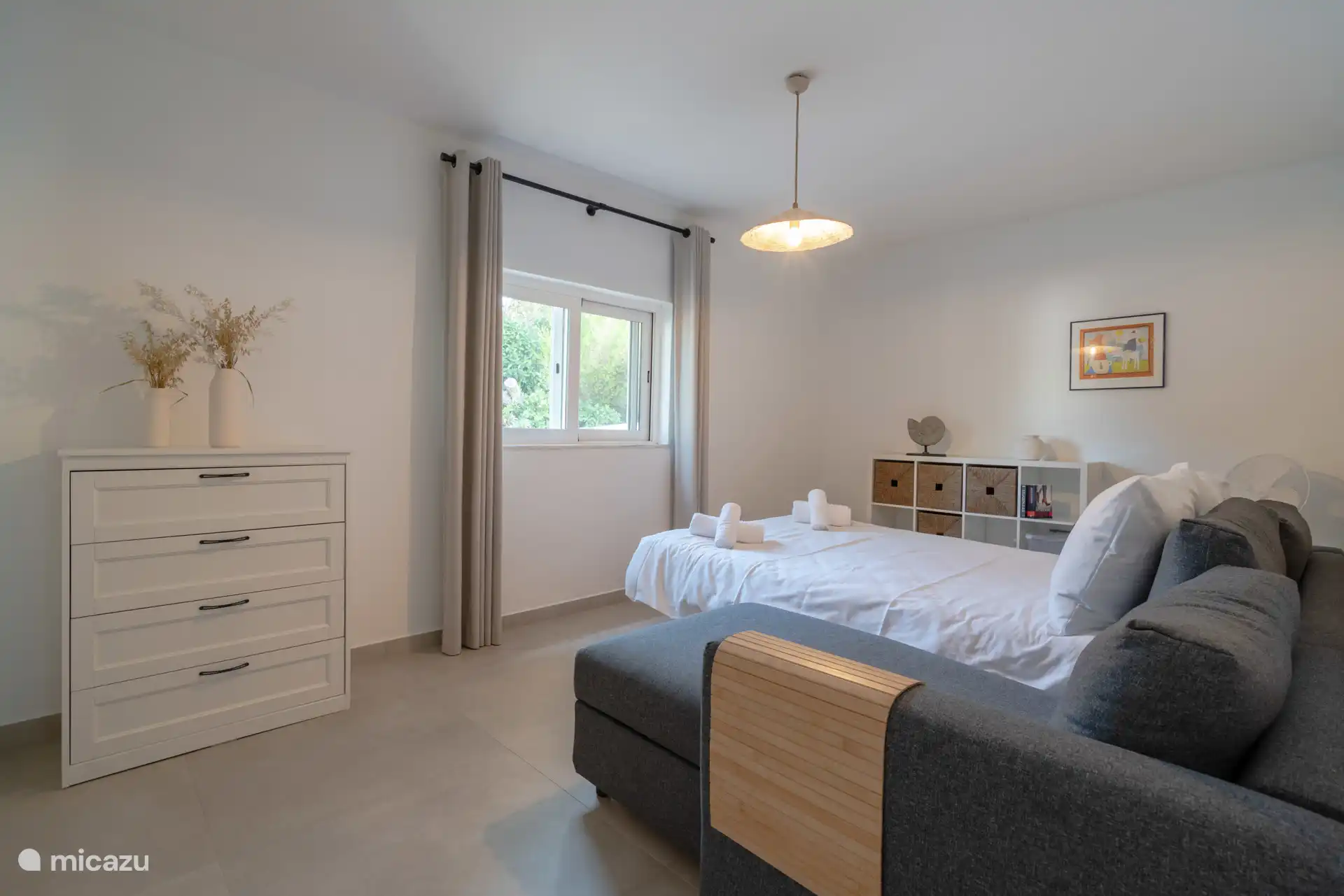 5. Schlafzimmer mit Schlafsofa mit Matratze für 2 Personen