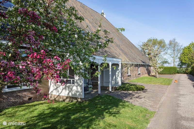 Vakantiehuis Nederland, Friesland, Leeuwarden Boerderij Monumentale woonboerderij