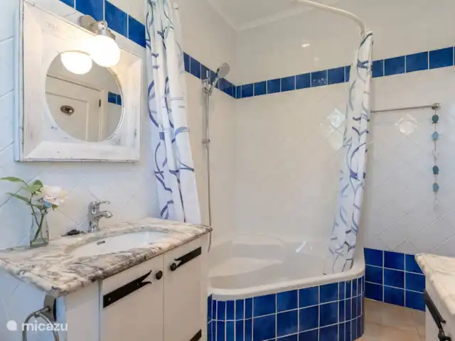 Vila dos Piscos | Portugal, Algarve, Praia do Carvoeiro - villa Chambre patio - salle de bain